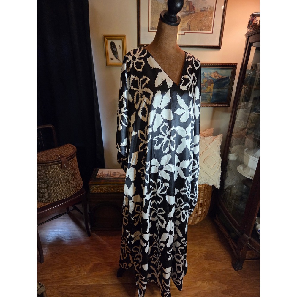 Winlar Black White Floral faux Satin  Kaftan Maxi Lounger V-Neck OSFM